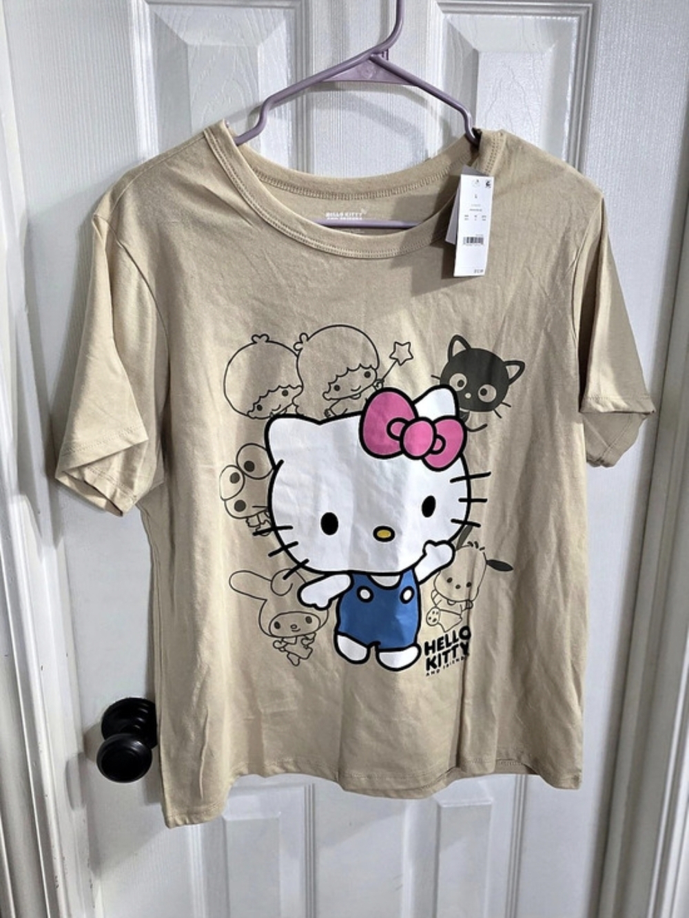 Hello Kitty and Friends x Sanrio Graphic Tee in Beige Size Large NWT